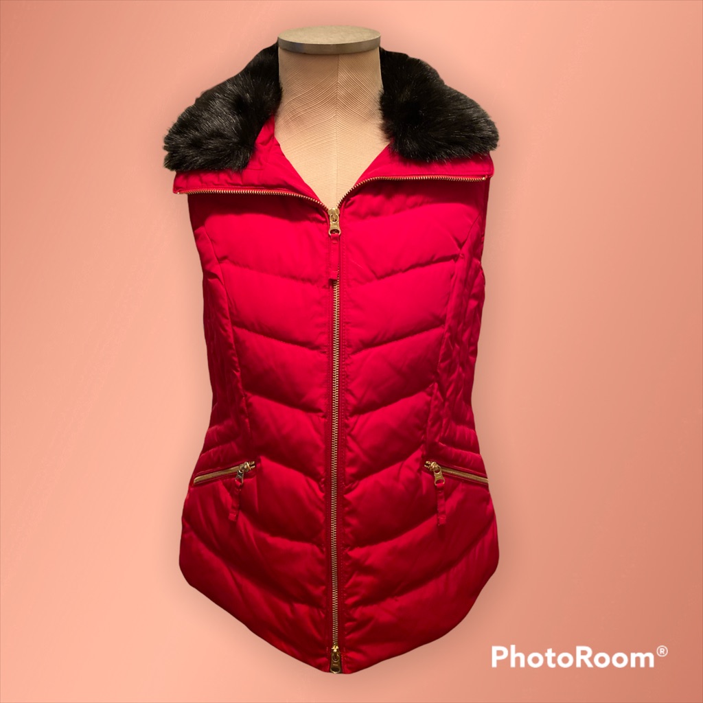 Nwot Talbots Down Vest W/Faux Fur Collar In A Vibrant Red Size Sm